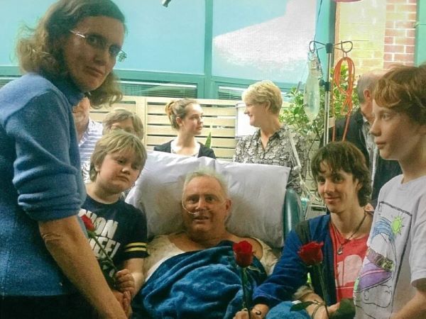 daniel with his dad and rest of the family at the hospital 